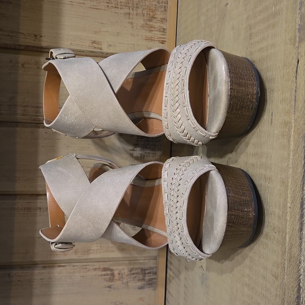 Indigo Rd Tan Wedge Sandals Size 6.5 - Picture 3 of 11